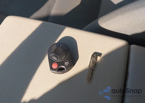 2010 Ford Escape Xls из США, поврежденный, VIN 1FMCU0C71AKB18733